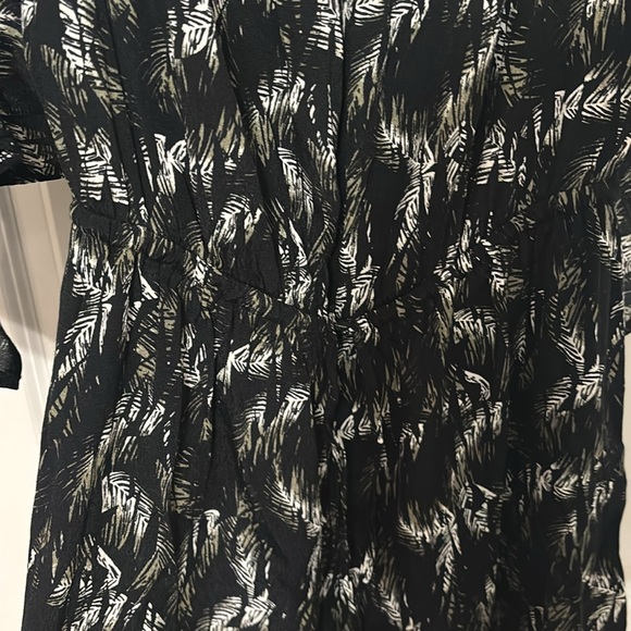 Express Romper - Picture 3 of 4